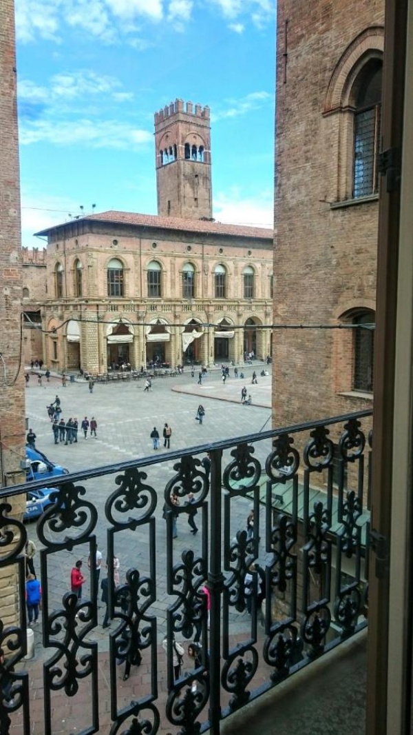 Casa Isolani, Piazza Maggiore image 15