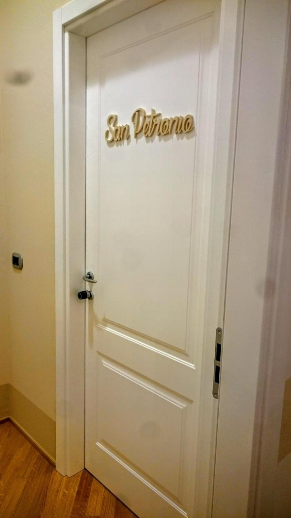 Casa Isolani, Piazza Maggiore image 5